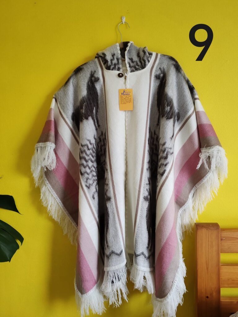 Artisanal Highland Poncho Nº 9